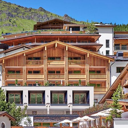 Hotel Berghof Crystal Spa & Sports Tux Exterior photo