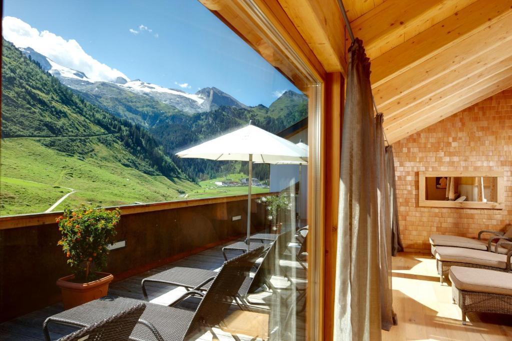 Hotel Berghof Crystal Spa & Sports Tux Exterior photo